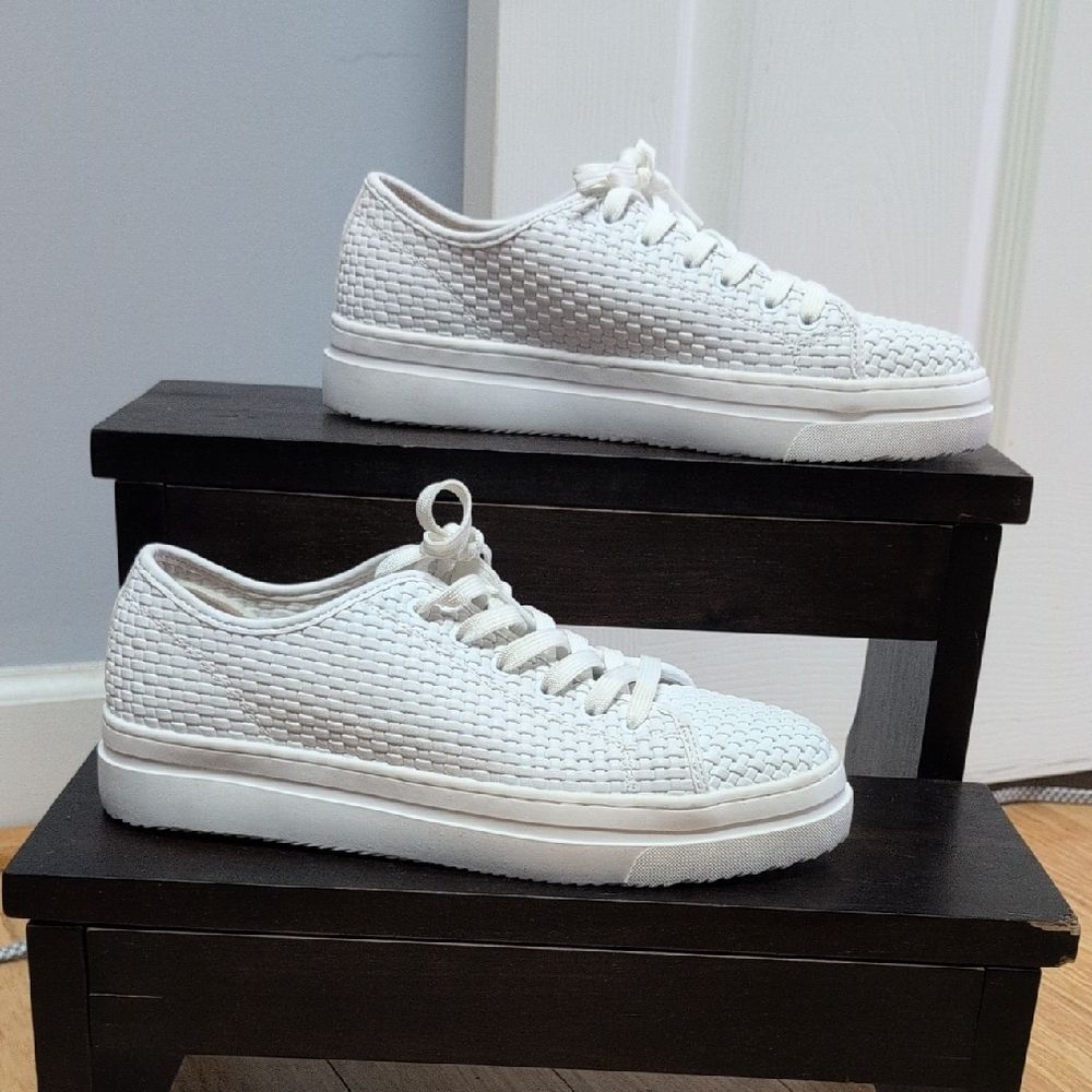 On 34th Lusillep White Faux Leather Woven Sneakers Fabric Lining Size 9M NEW